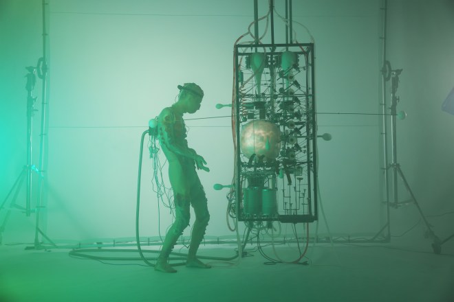 This image has an empty alt attribute; its file name is 8.jpg