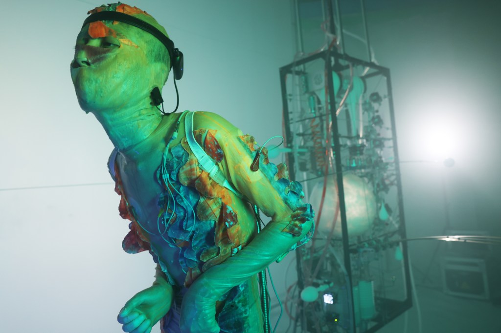 This image has an empty alt attribute; its file name is 9.jpg